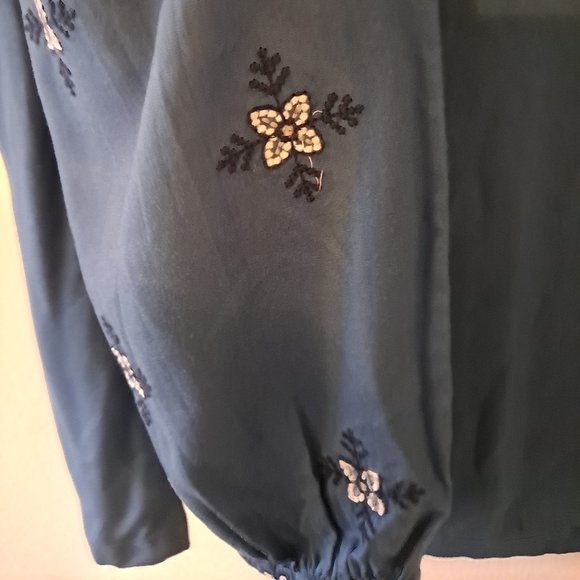 B Boutique Blue Viscose Crewneck Long Sleeve Blouse Top with a back button - S - Picture 9 of 11